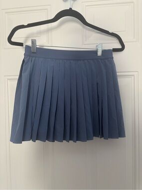 High-Rise Pleated Tennis Skirt in Slate Blue